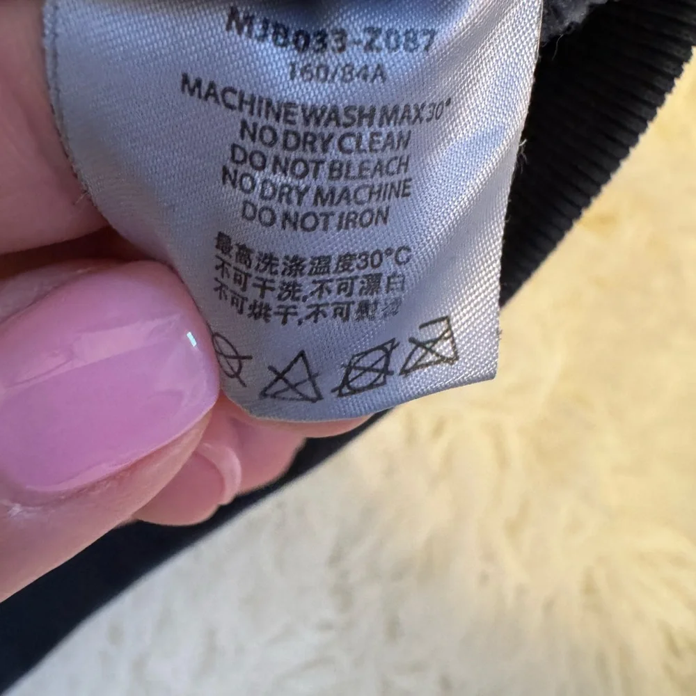 Brandy Melville Navy “New York” Sweatshirt - Picture 6 of 10